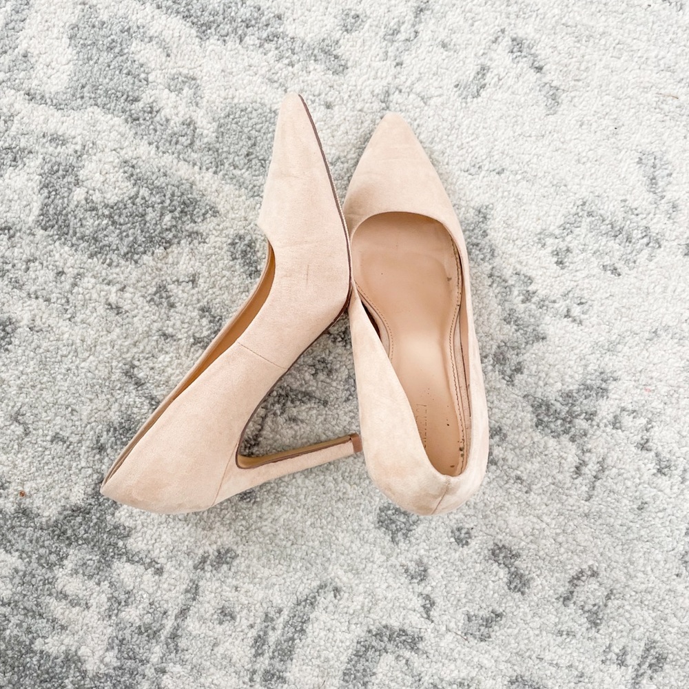 Nude Pumps